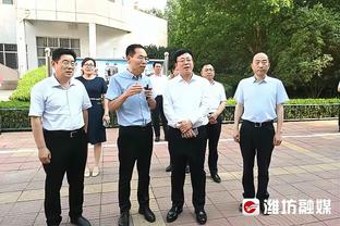 英格拉姆：我们会把球给手感好的人 今天就是一直给CJ喂球